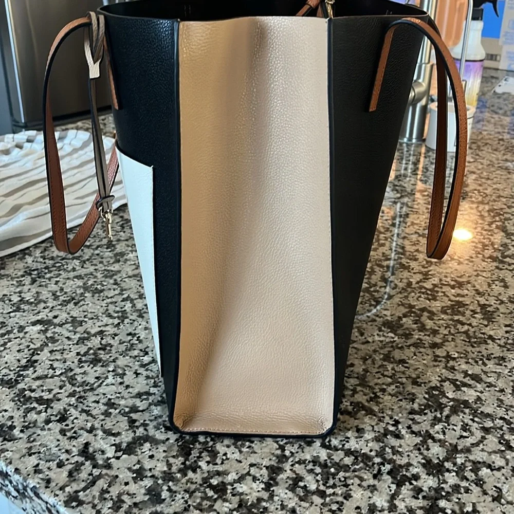 Marc Jacobs Black, Tan and Cream Bag - Picture 7 of 16